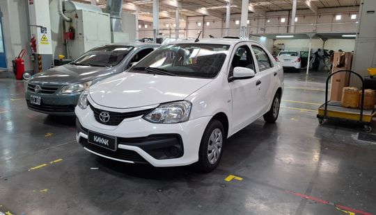 Toyota • Etios