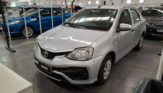 Toyota • Etios