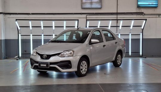Toyota • Etios