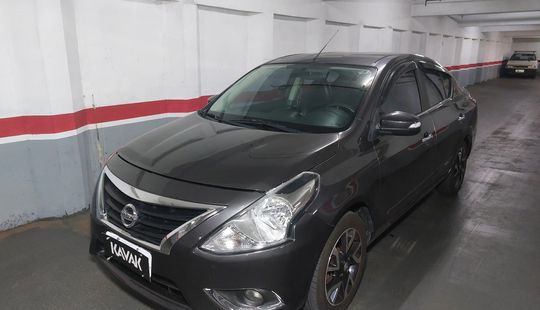 Nissan • Versa