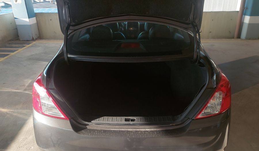 Nissan Versa START UNIQUE Sedan 2017