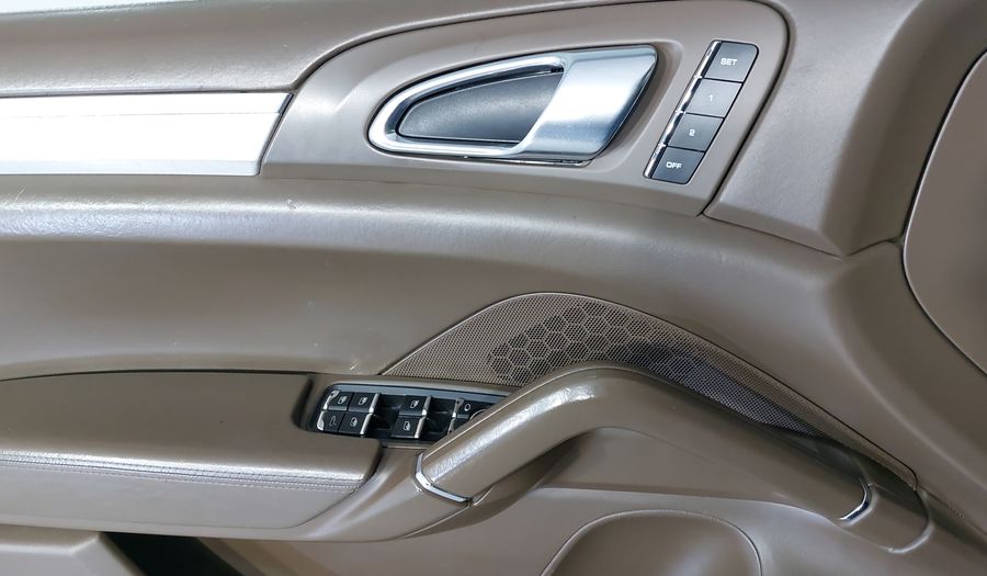 Porsche Cayenne 4.8 V8 TURBO TIPTRONIC Suv 2011