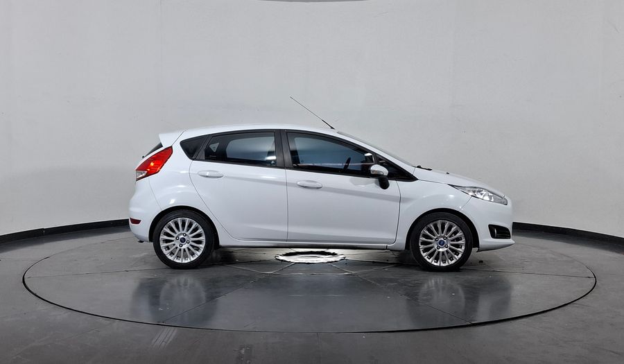 Ford Fiesta Kinetic Design 1.6 SE Hatchback 2015