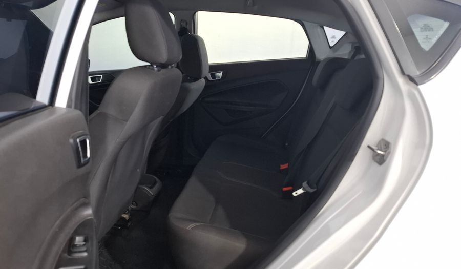 Ford Fiesta Kinetic Design 1.6 SE Hatchback 2015