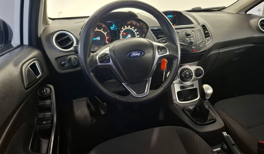 Ford Fiesta Kinetic Design 1.6 SE Hatchback 2015