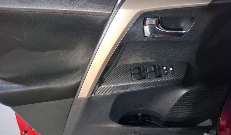 Toyota Rav4 2.5 XLE AWD AT Suv 2015