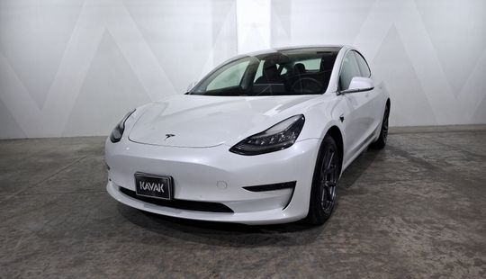 Tesla • Model 3