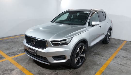 Volvo • XC40