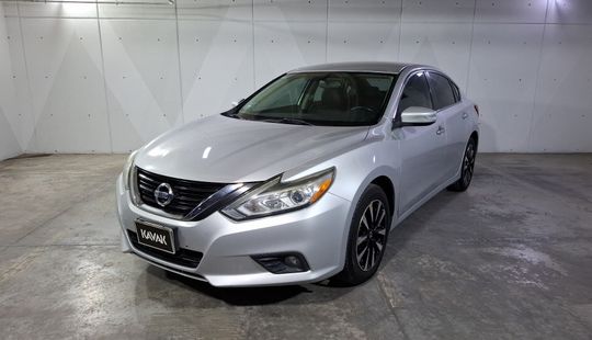 Nissan • Altima