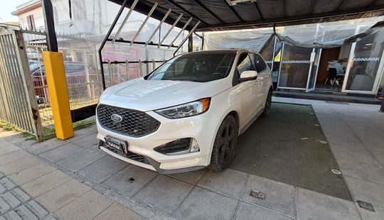 Ford • Edge
