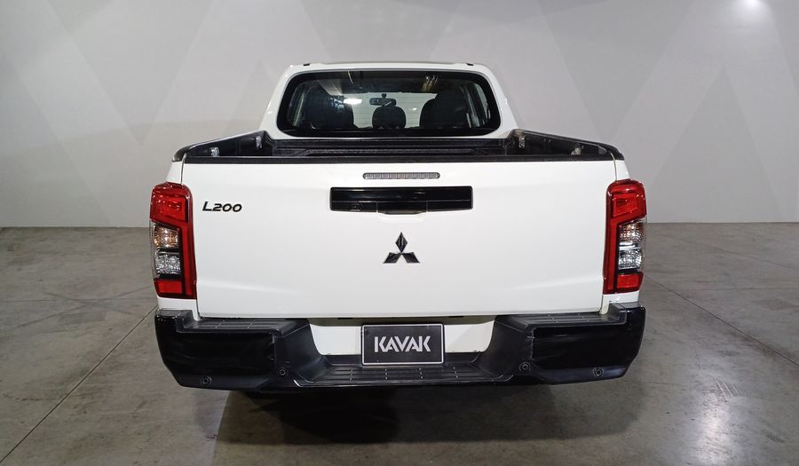 Mitsubishi L200 2.4 GLS DIESEL AUTO 4WD Pickup 2023