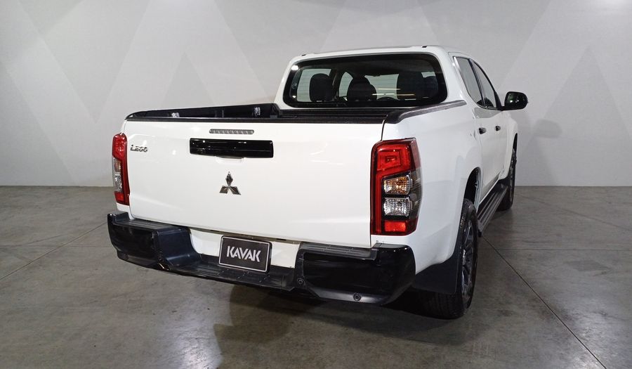 Mitsubishi L200 2.4 GLS DIESEL AUTO 4WD Pickup 2023