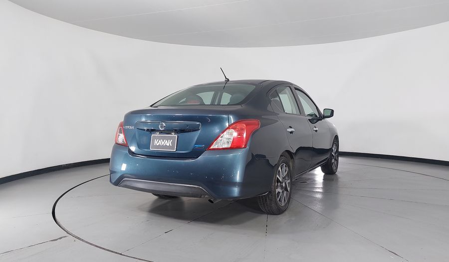 Nissan Versa 1.6 EXCLUSIVE TA AC Sedan 2015