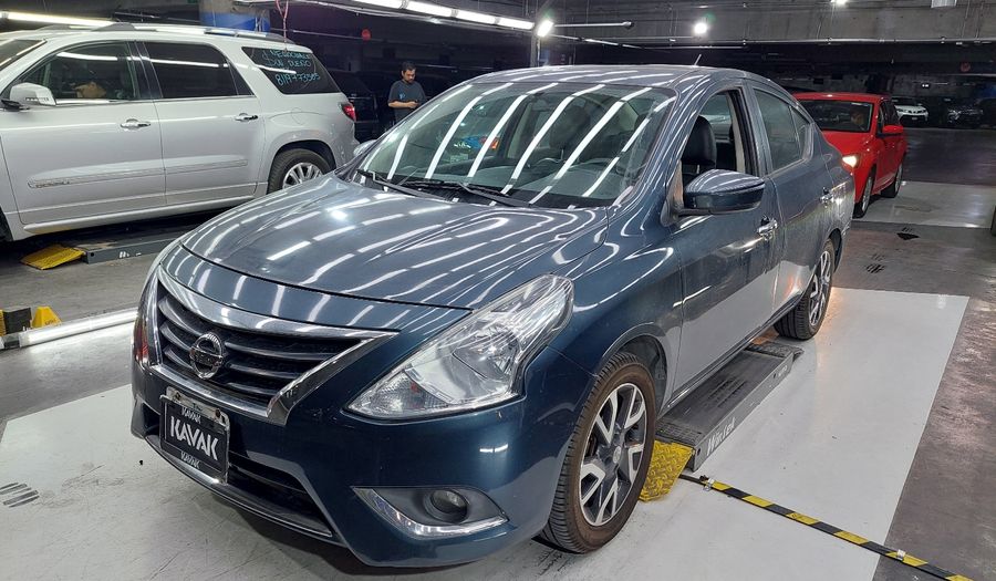Nissan Versa 1.6 EXCLUSIVE TA AC Sedan 2015