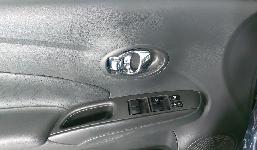 Nissan Versa 1.6 EXCLUSIVE TA AC Sedan 2015