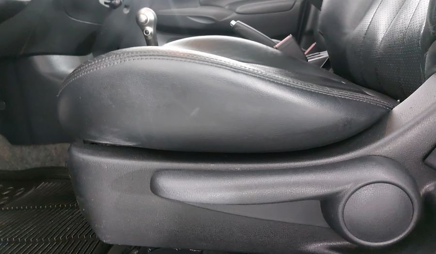 Nissan Versa 1.6 EXCLUSIVE TA AC Sedan 2015