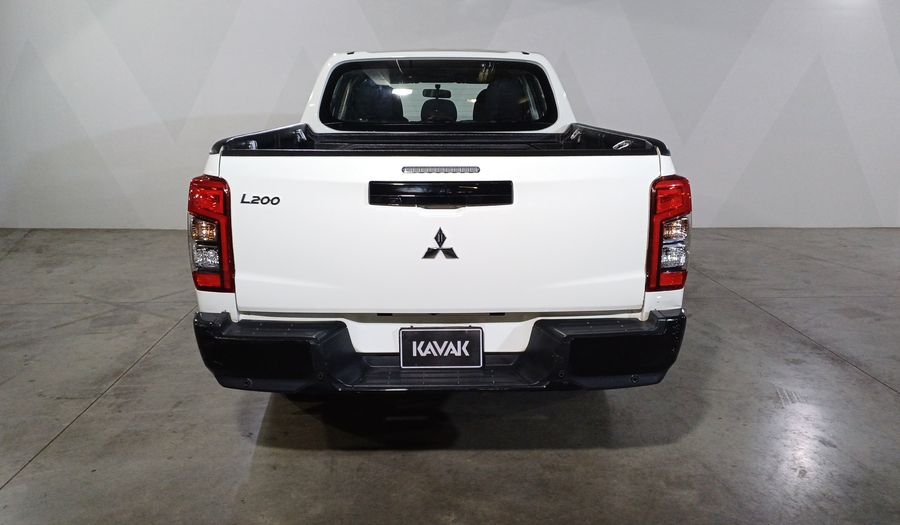 Mitsubishi L200 2.4 GLS DIESEL AUTO 4WD Pickup 2023