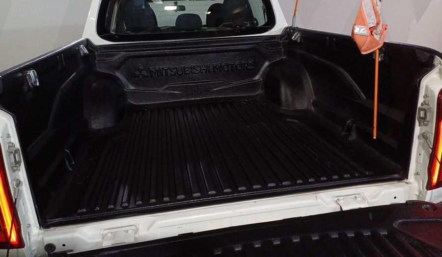 Mitsubishi L200 2.4 GLS DIESEL AUTO 4WD Pickup 2023