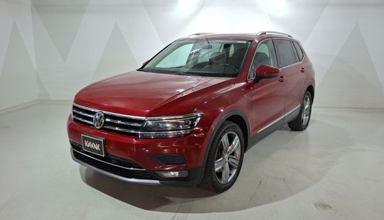 Volkswagen • Tiguan