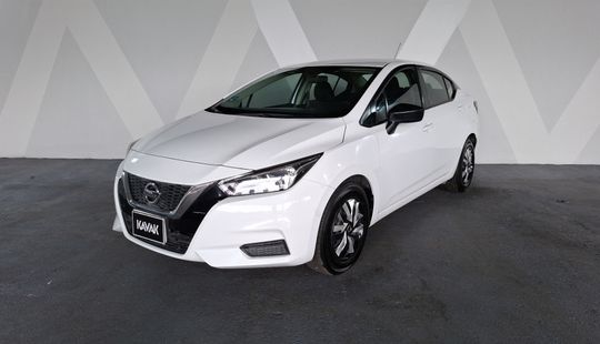 Nissan • Versa