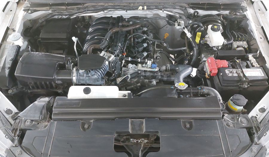 Nissan Np300 2.5 NP300 CHASIS CABINA AC Pickup 2021