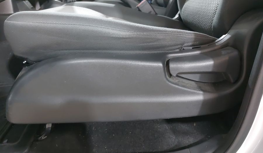 Nissan Np300 2.5 NP300 CHASIS CABINA AC Pickup 2021