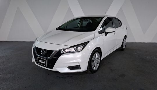 Nissan • Versa