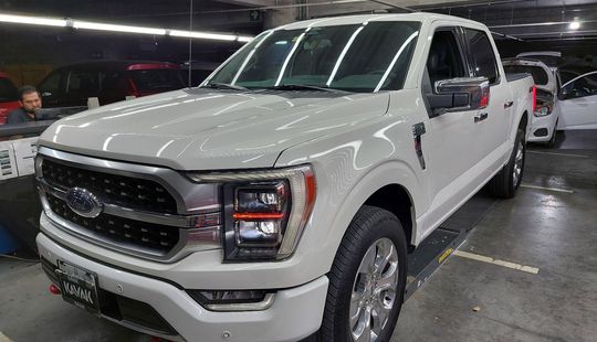 Ford • Lobo