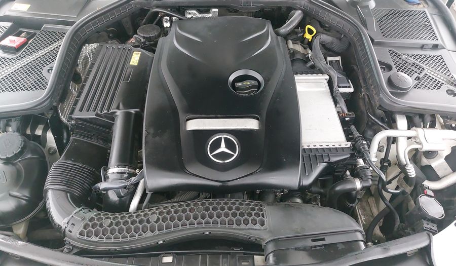 Mercedes Benz Clase C 2.0 200 CGI EXCLUSIVE AT Sedan 2015