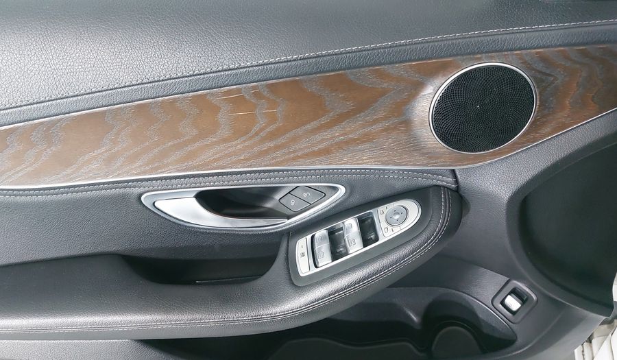 Mercedes Benz Clase C 2.0 200 CGI EXCLUSIVE AT Sedan 2015