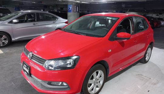 Volkswagen • Polo