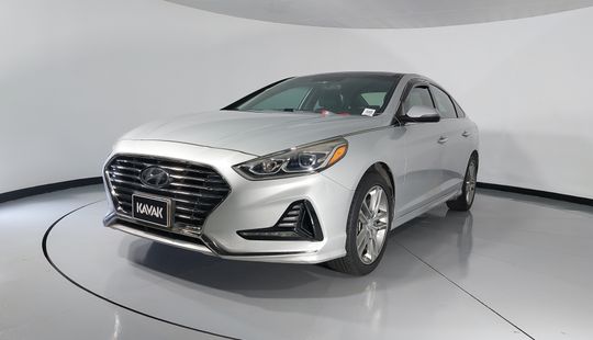 Hyundai • Sonata