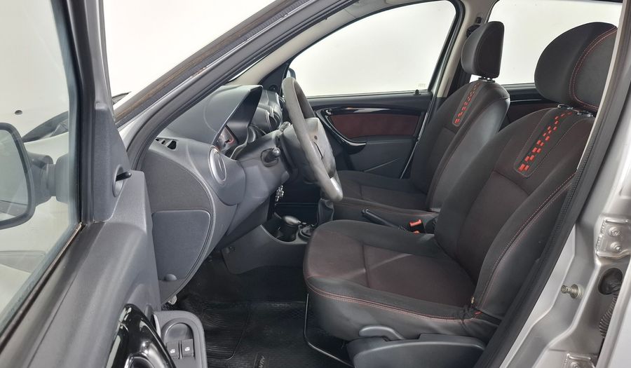 Renault Sandero Stepway 1.6 CONFORT MT Hatchback 2012