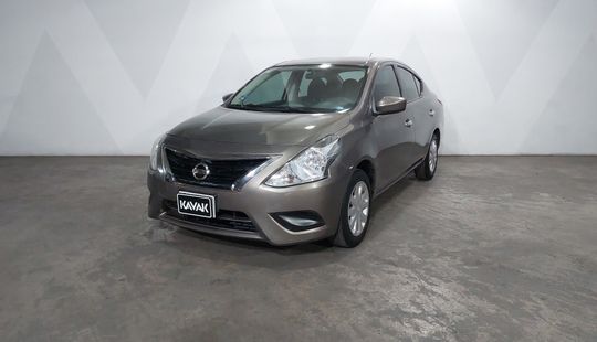 Nissan • Versa