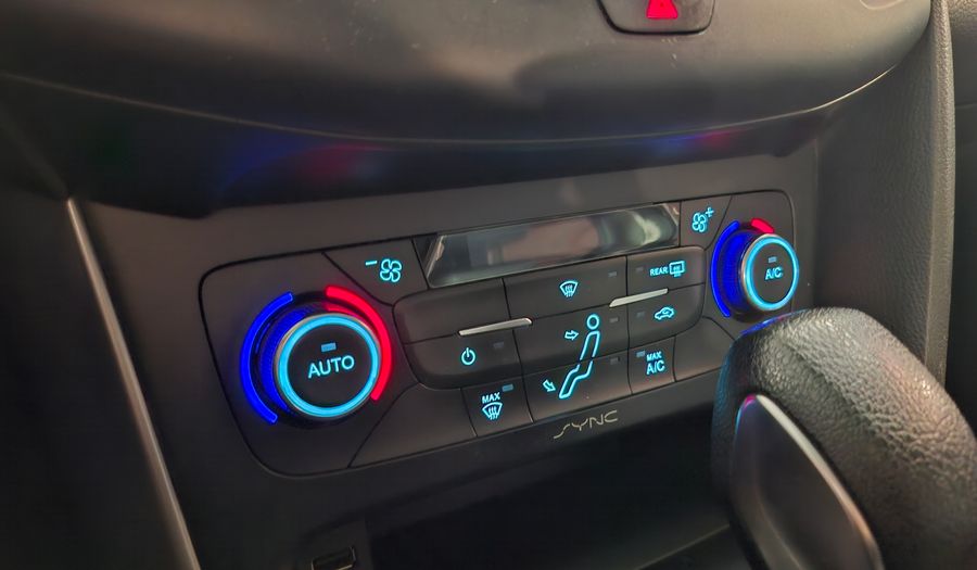 Ford Focus Iii 2.0 SE PLUS AT Sedan 2017