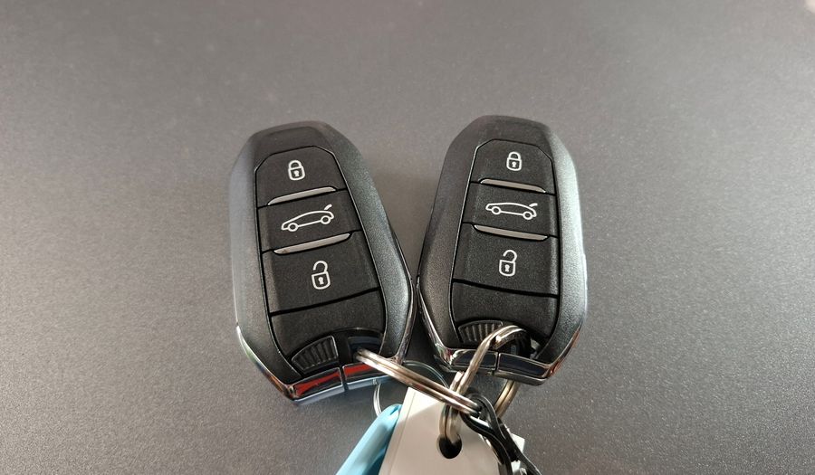 Peugeot 208 1.6L FELINE TIPTRONIC Hatchback 2024