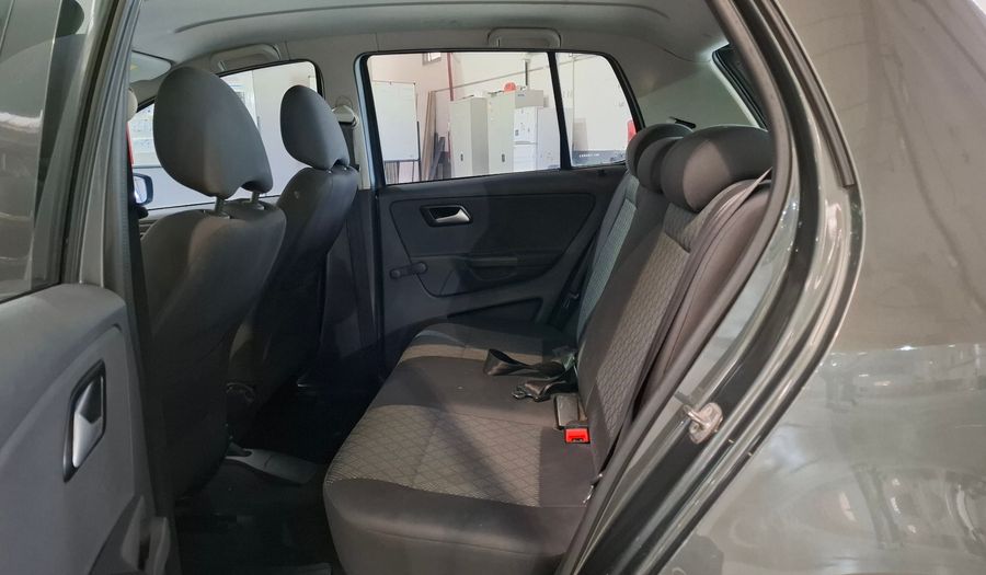 Volkswagen Fox 1.6 TRENDLINE Hatchback 2015