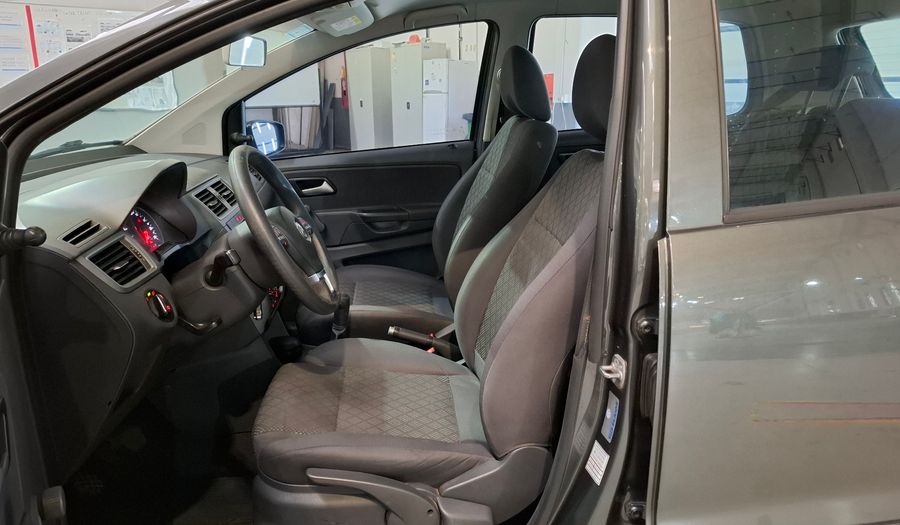 Volkswagen Fox 1.6 TRENDLINE Hatchback 2015