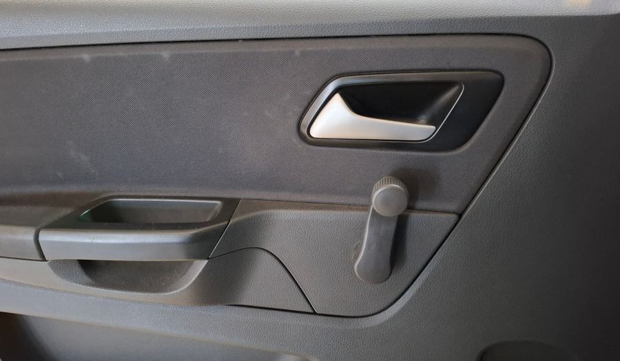 Volkswagen Fox 1.6 TRENDLINE Hatchback 2015