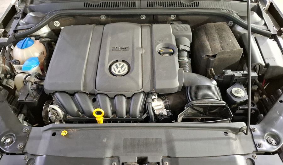 Volkswagen Jetta 2.5 SPORTLINE BOLSA PAQWELT TECHO TIP. Sedan 2015