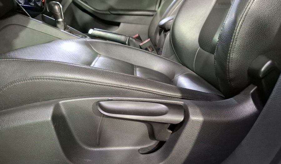 Volkswagen Jetta 2.5 SPORTLINE BOLSA PAQWELT TECHO TIP. Sedan 2015