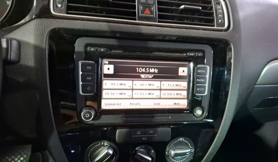 Volkswagen Jetta 2.5 SPORTLINE BOLSA PAQWELT TECHO TIP. Sedan 2015