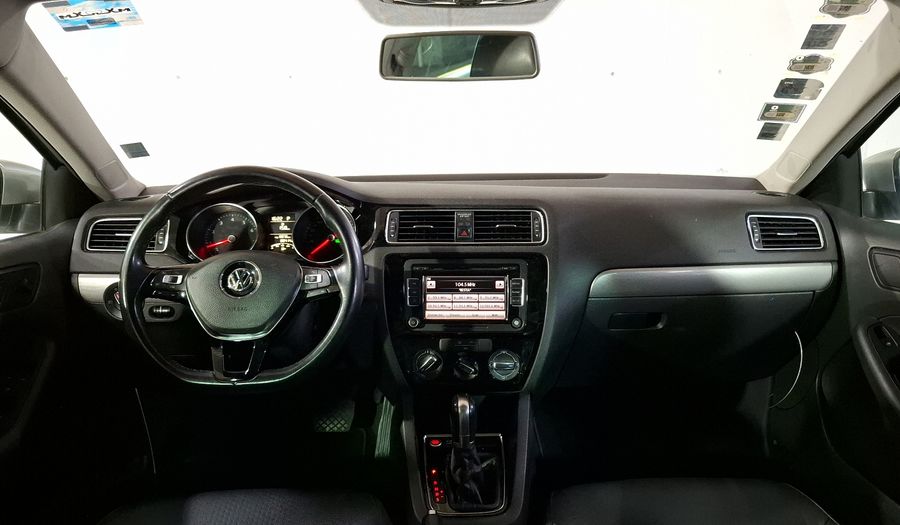 Volkswagen Jetta 2.5 SPORTLINE BOLSA PAQWELT TECHO TIP. Sedan 2015