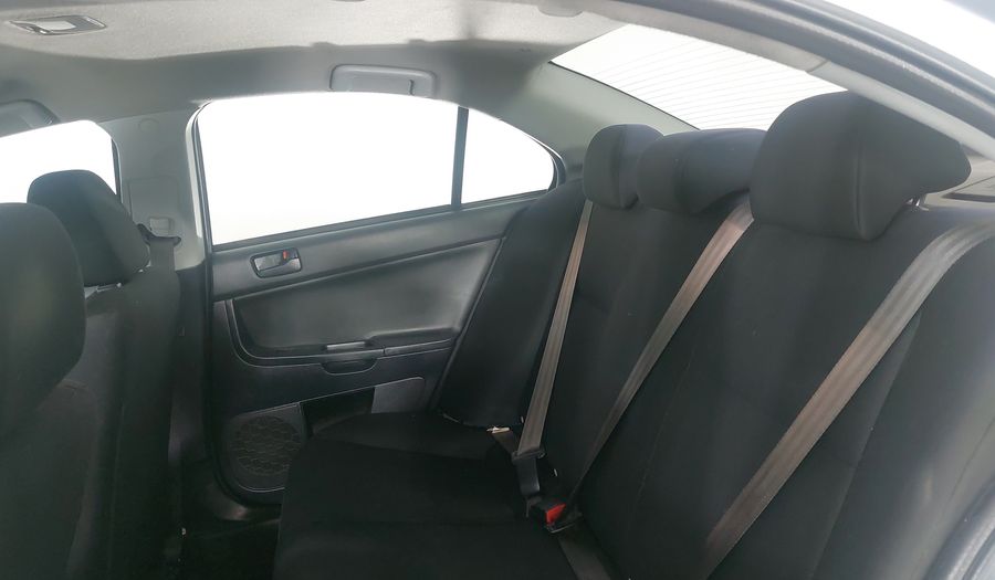 Mitsubishi Lancer 2.0 DE ABS & AC Sedan 2014