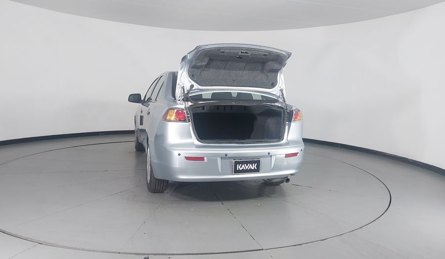 Mitsubishi Lancer 2.0 DE ABS & AC Sedan 2014