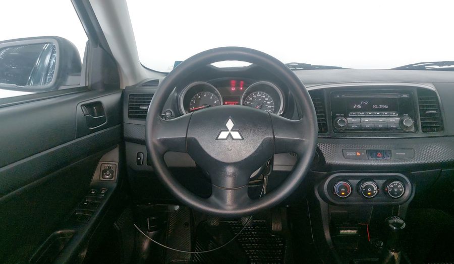 Mitsubishi Lancer 2.0 DE ABS & AC Sedan 2014