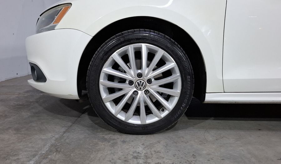 Volkswagen Jetta 2.5 SPORT BOLSA PAQ WELTRADIO TECHO MT Sedan 2013