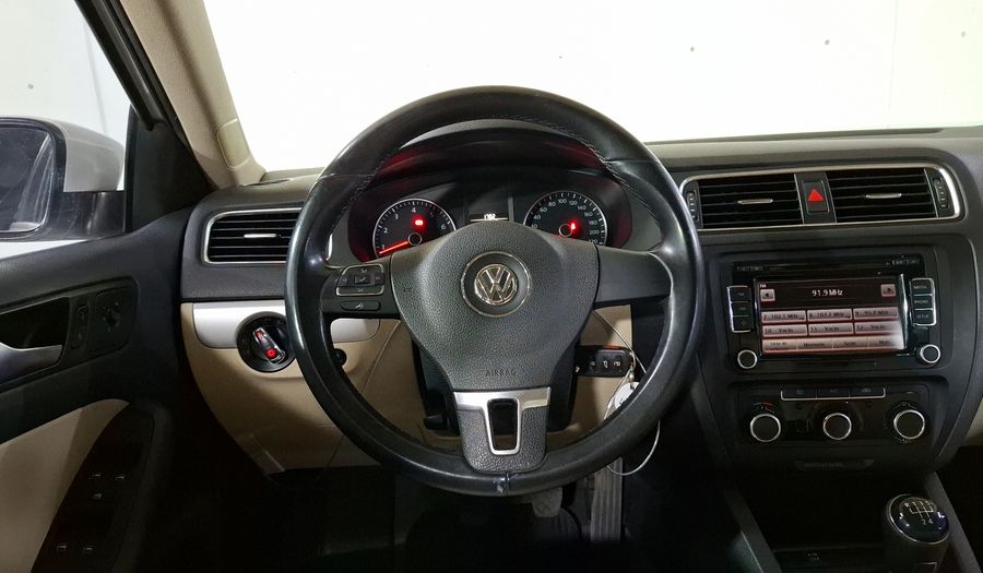 Volkswagen Jetta 2.5 SPORT BOLSA PAQ WELTRADIO TECHO MT Sedan 2013