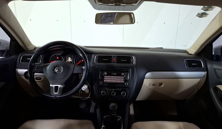 Volkswagen Jetta 2.5 SPORT BOLSA PAQ WELTRADIO TECHO MT Sedan 2013