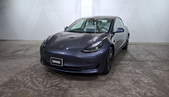 Tesla • Model 3